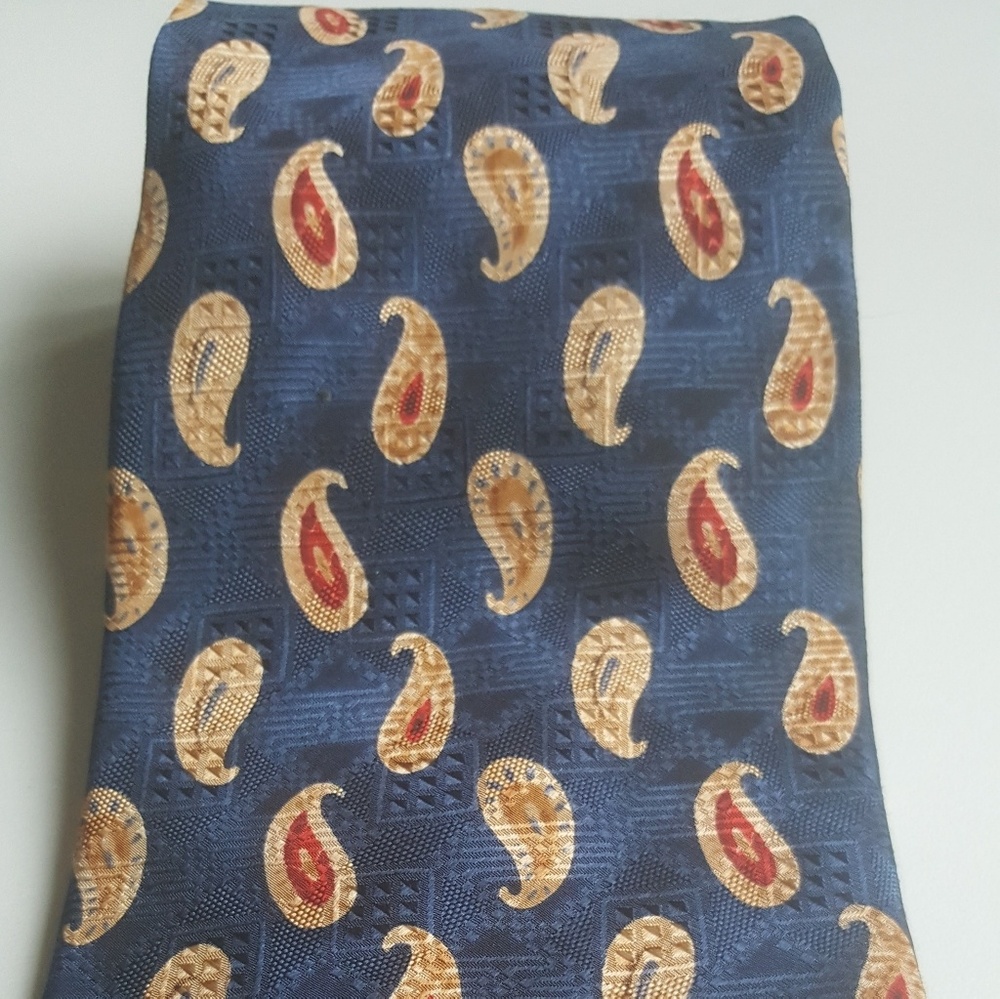 Jos A Banks blue paisley tie